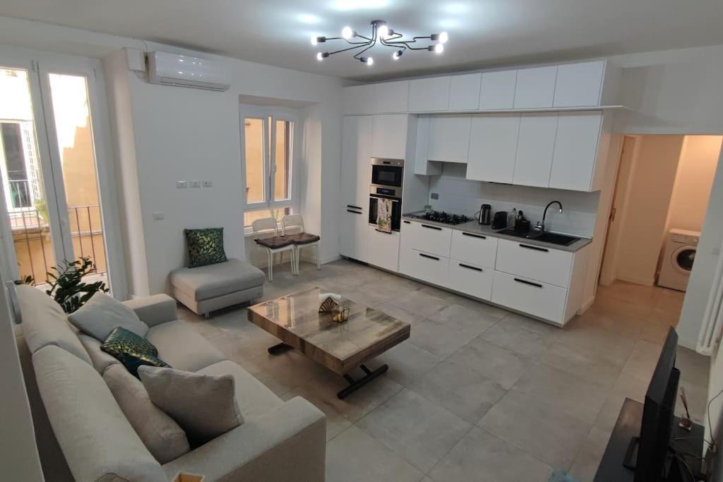 Samdom's Station Termini Apartment *